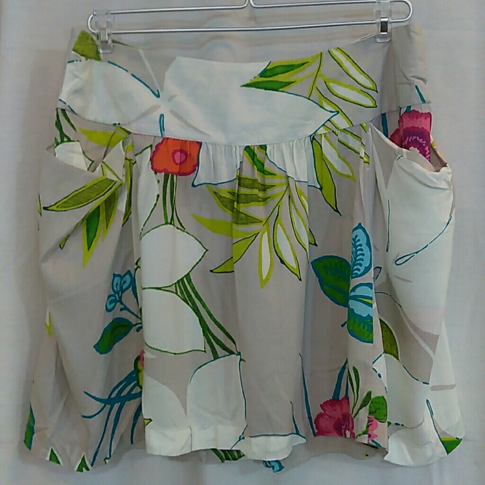3 for $15 Old Navy Mini Flower Print Skirt - SZ 8